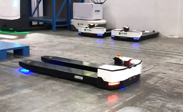 AGV自動(dòng)引導(dǎo)運(yùn)輸車無(wú)線充電解決方案